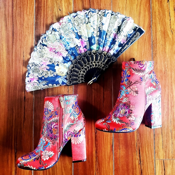 Asian-Inspired Block Heel Booties - Picture 2 of 7